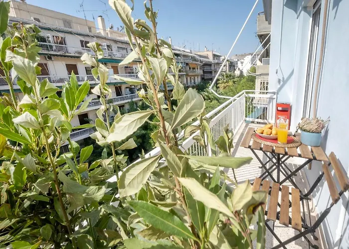 Koukaki Apartment