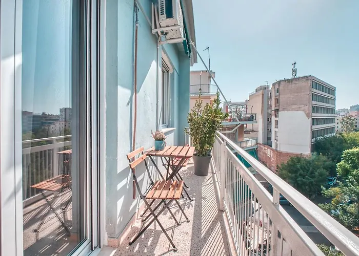 Koukaki Apartment