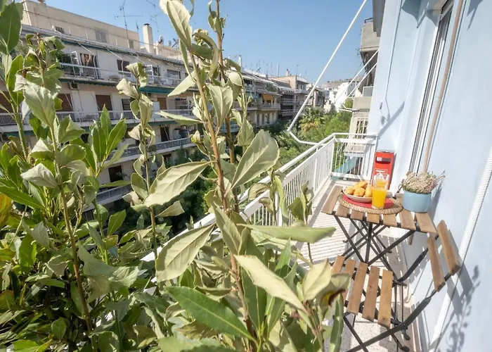 Koukaki Apartment
