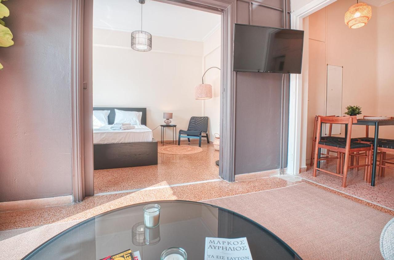 Koukaki Apartment *